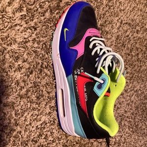 Nike air max 90s worn a couple times selling for 90$ only legit offers hmu!!!